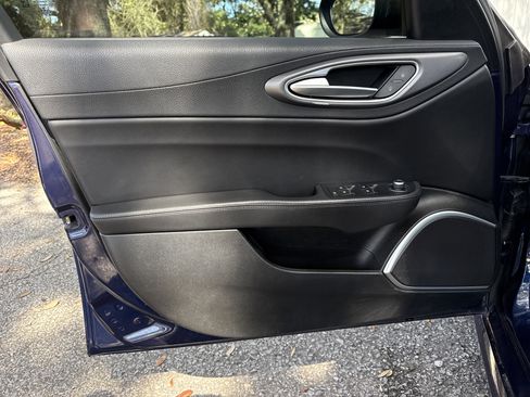 Used 2017 Alfa Romeo Giulia AWD w/ Sport Appearance Package image 32