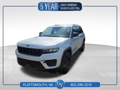 Used 2024 Jeep Grand Cherokee Altitude AWD/4WD image 1