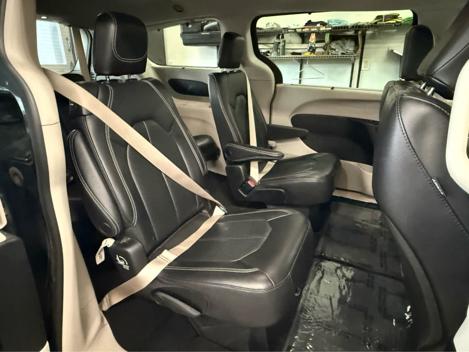Used 2022 Chrysler Pacifica Touring-L FWD image 24