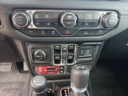 New 2026 Jeep Wrangler Unlimited Rubicon AWD/4WD image 23