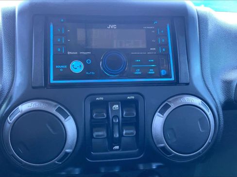 Used 2017 Jeep Wrangler Unlimited Sport w/ Quick Order Package 24S AWD/4WD image 33