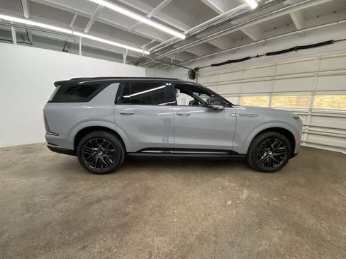 Certified 2026 Cadillac Escalade IQL Sport 1 w/ LPO, ONYX Package image 7