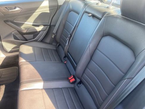 Used 2024 Volkswagen Jetta SE image 25