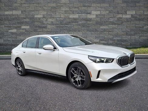 New 2026 BMW 530i xDrive AWD/4WD image 1