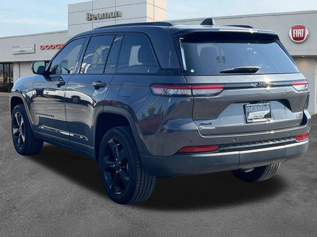 Used 2023 Jeep Grand Cherokee Altitude AWD/4WD image 5