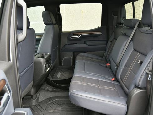 Used 2023 Chevrolet Silverado 1500 High Country w/ High Country Premium Package AWD/4WD image 29