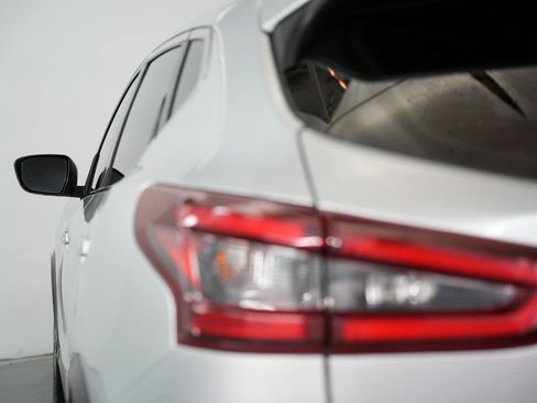 Used 2021 Nissan Rogue Sport S image 61