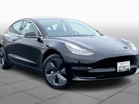 Used 2020 Tesla Model 3 Standard Range Plus image 2