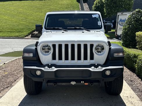 Used 2020 Jeep Wrangler Sport AWD/4WD image 3