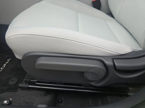 New 2026 Hyundai Kona SE image 15