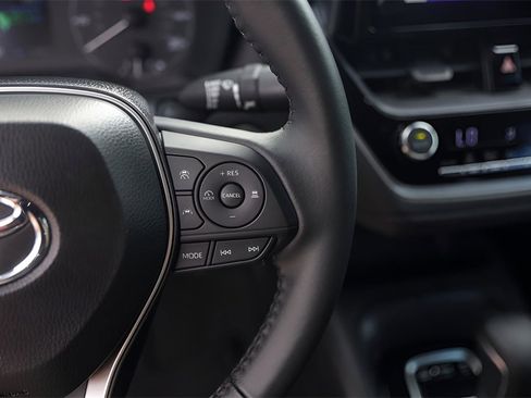 Used 2024 Toyota Corolla SE image 11
