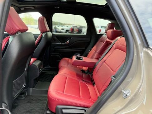 Used 2025 Lincoln Corsair Grand Touring w/ Towing Package image 17