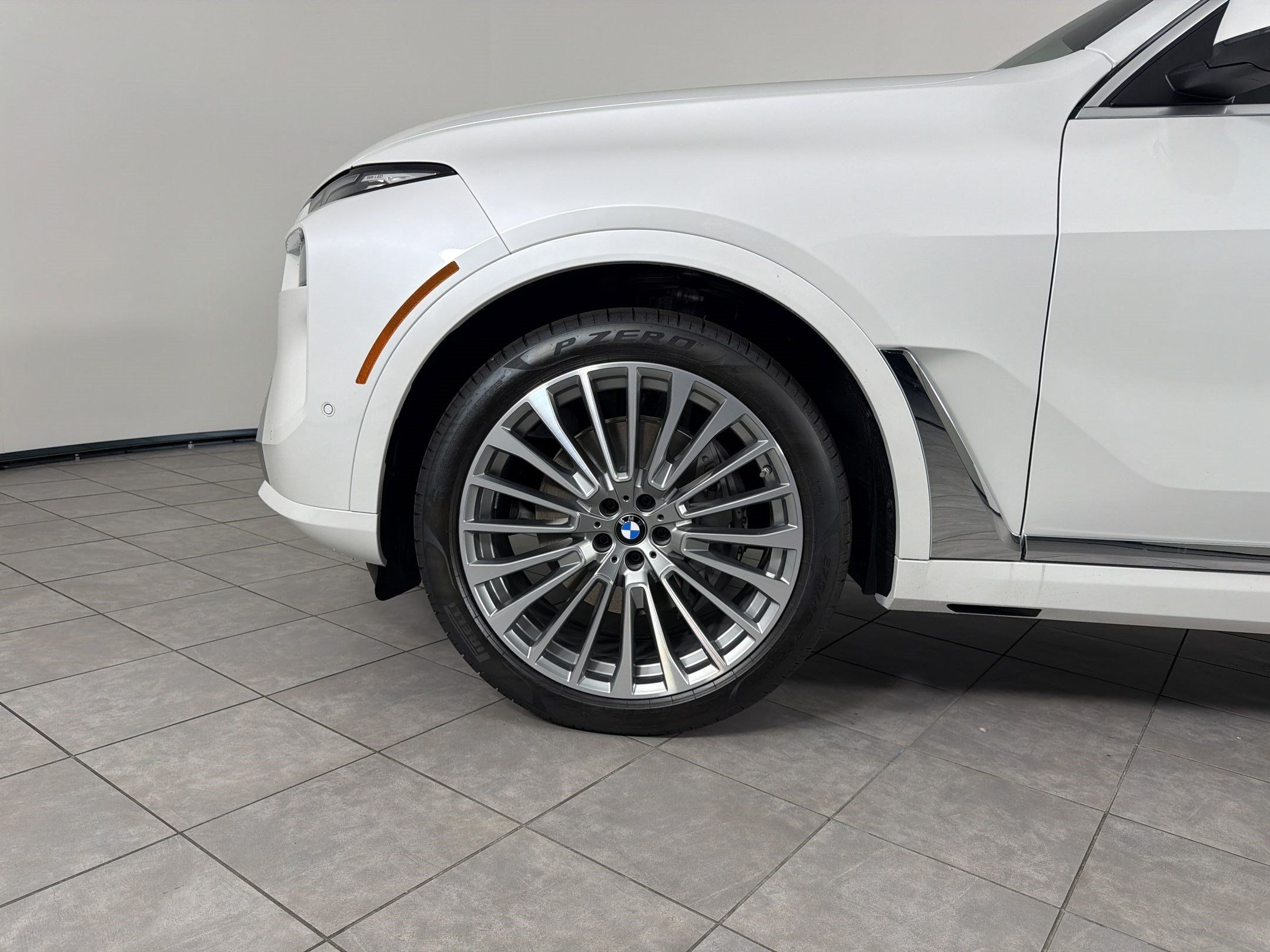 Used 2027 BMW X7 xDrive40i w/ Executive Package AWD/4WD image 12