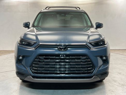 Used 2024 Toyota Grand Highlander Limited AWD/4WD image 9