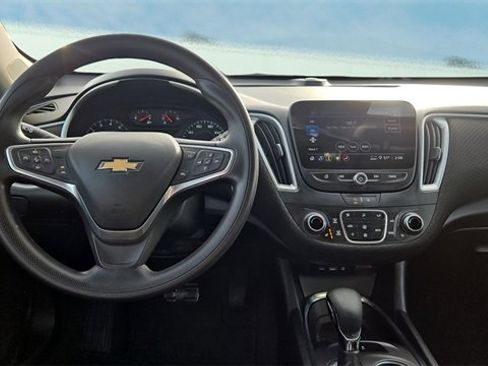 Used 2023 Chevrolet Malibu LT image 9