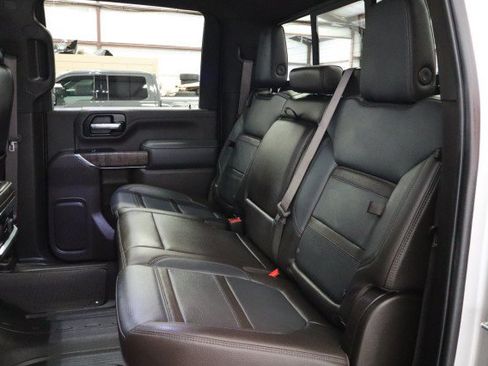 Used 2022 GMC Sierra 3500 Denali w/ Denali Ultimate Package AWD/4WD image 9