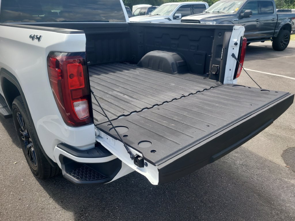 Used 2025 GMC Sierra 1500 Elevation w/ LPO, Elevation Black Package AWD/4WD image 7