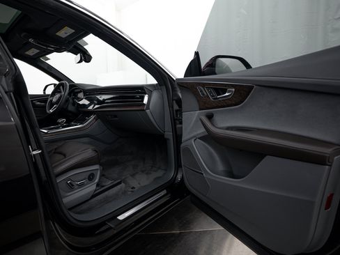 Certified 2024 Audi Q8 Prestige w/ Prestige Package AWD/4WD image 11