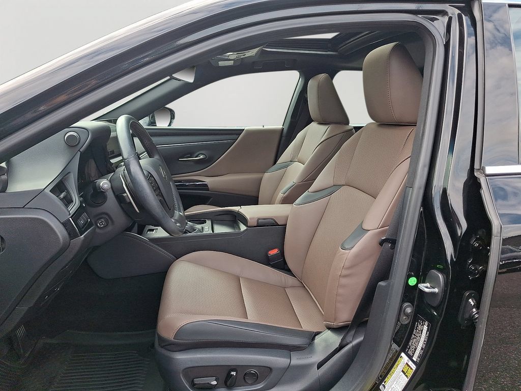 Used 2024 Lexus ES 300h w/ Premium Package FWD image 14