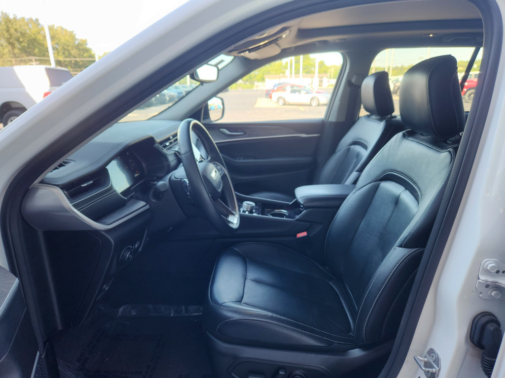 Used 2022 Jeep Grand Cherokee Limited AWD/4WD image 20