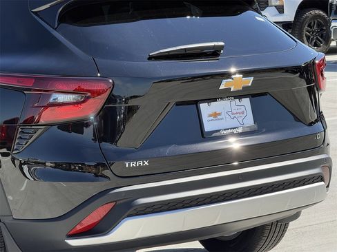 New 2026 Chevrolet Trax LT w/ Driver Confidence Package image 6
