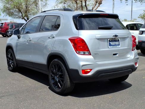 Used 2021 Chevrolet Trax LT w/ Sport Edition FWD image 3