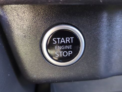 Used 2021 Nissan Rogue SV image 21