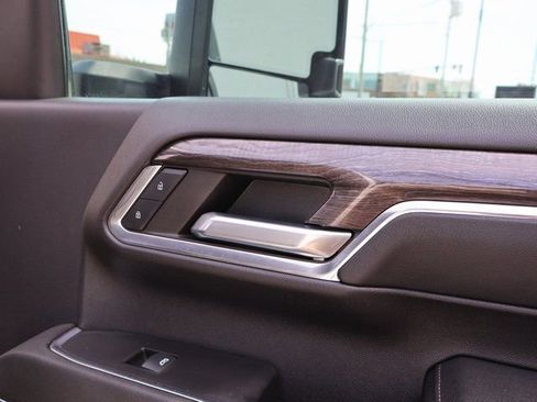 Certified 2024 Chevrolet Silverado 2500 LTZ AWD/4WD image 9