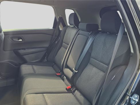 Used 2025 Nissan Rogue SV FWD image 18