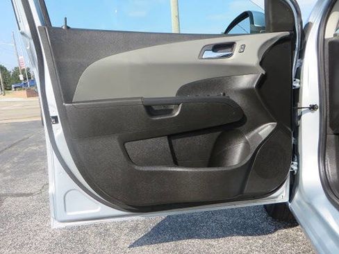 Used 2017 Chevrolet Sonic LT w/ Convenience Package image 32