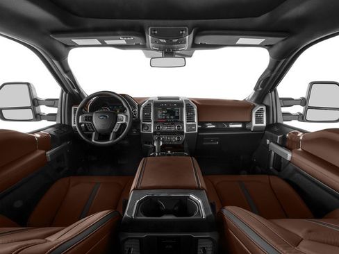 Used 2016 Ford F150 Platinum w/ Equipment Group 701A Luxury image 4