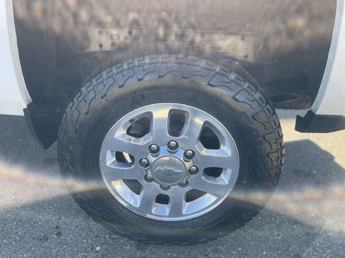 Used 2019 Chevrolet Silverado 2500 LT image 59