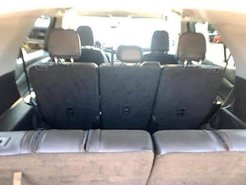 Used 2024 Ford Explorer XLT w/ Equipment Group 202A RWD image 14