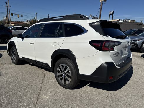 Certified 2025 Subaru Outback Premium w/ Popular Package #1A image 5