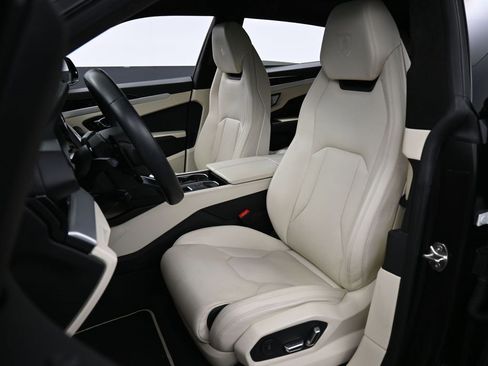 Used 2020 Lamborghini Urus image 5