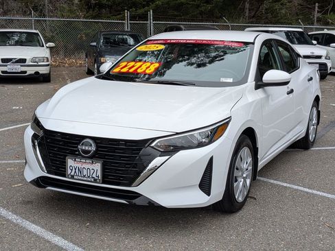 Used 2025 Nissan Sentra S FWD image 2