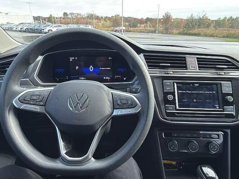 Used 2022 Volkswagen Tiguan S image 26