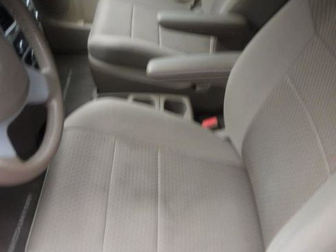 Used 2010 Chrysler Town & Country Touring image 24