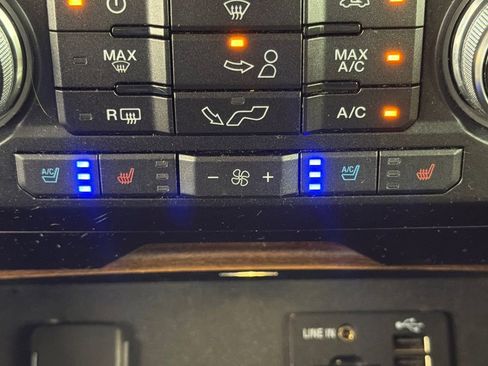 Used 2015 Ford F150 Lariat w/ Equipment Group 502A Luxury image 30