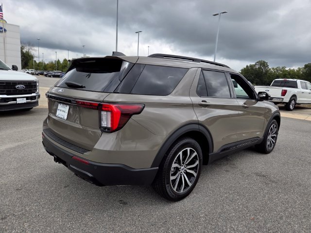 New 2027 Ford Explorer ST-Line RWD image 11