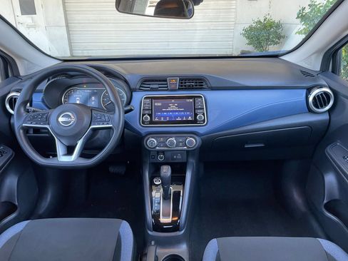 Used 2025 Nissan Versa SV FWD image 32