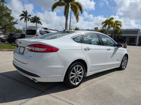 Certified 2018 Ford Fusion Energi SE image 4