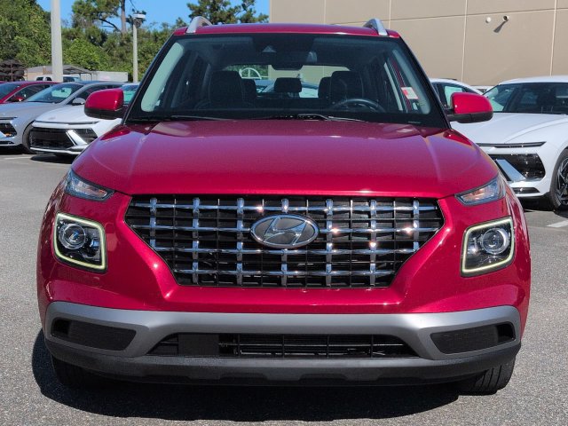 Used 2022 Hyundai Venue Limited FWD image 9