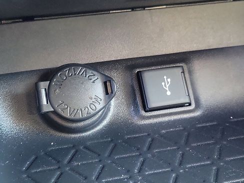 Certified 2021 Toyota RAV4 LE image 21