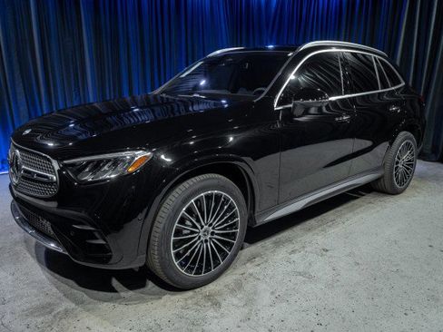 Certified 2025 Mercedes-Benz GLC 300 image 1