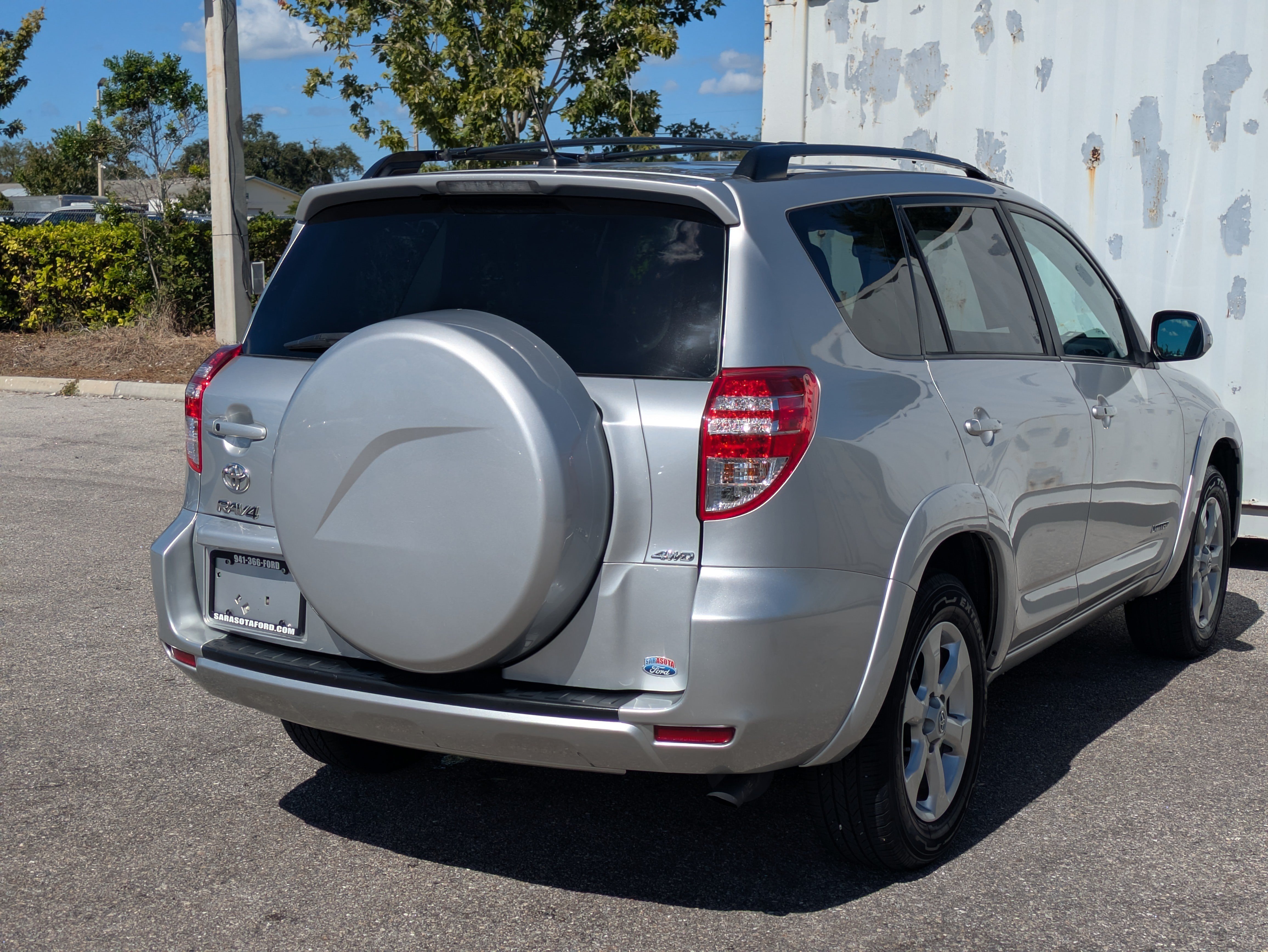 Used 2011 Toyota RAV4 Limited w/ Limited Extra Value Pkg AWD/4WD image 5