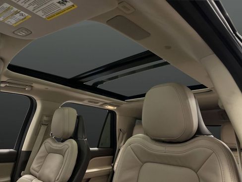 Used 2024 Lincoln Navigator Reserve image 7