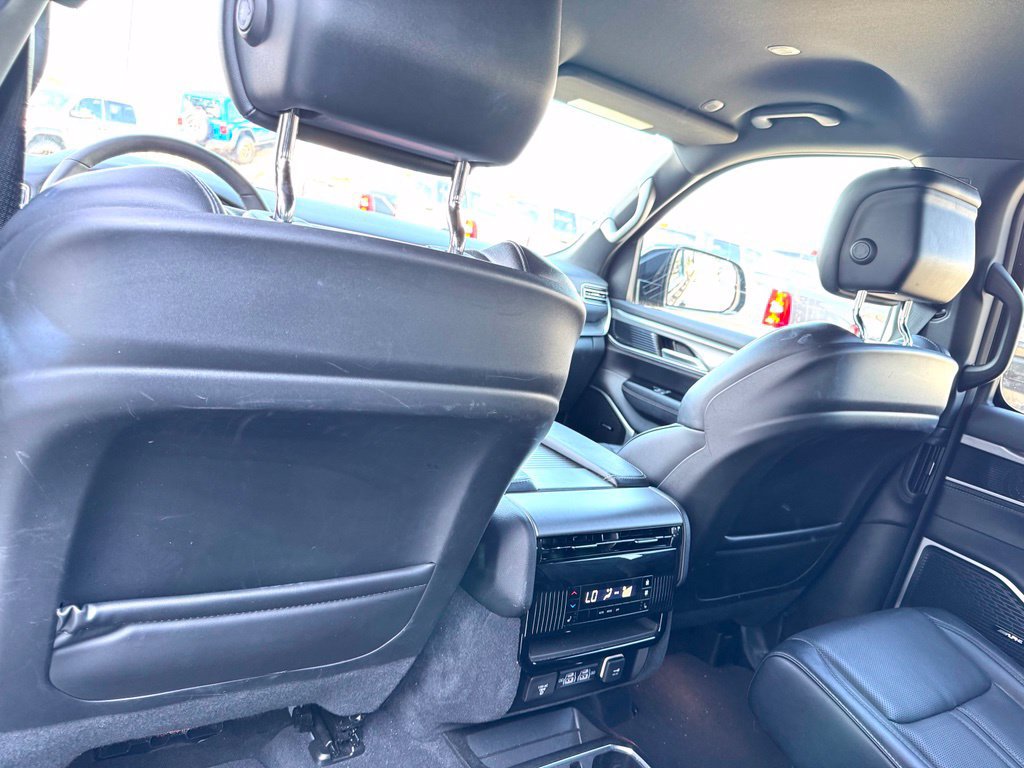 Used 2025 Jeep Wagoneer Series II AWD/4WD image 14