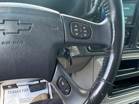 Used 2005 Chevrolet Avalanche Z71 w/ Sun And Sound Package image 22