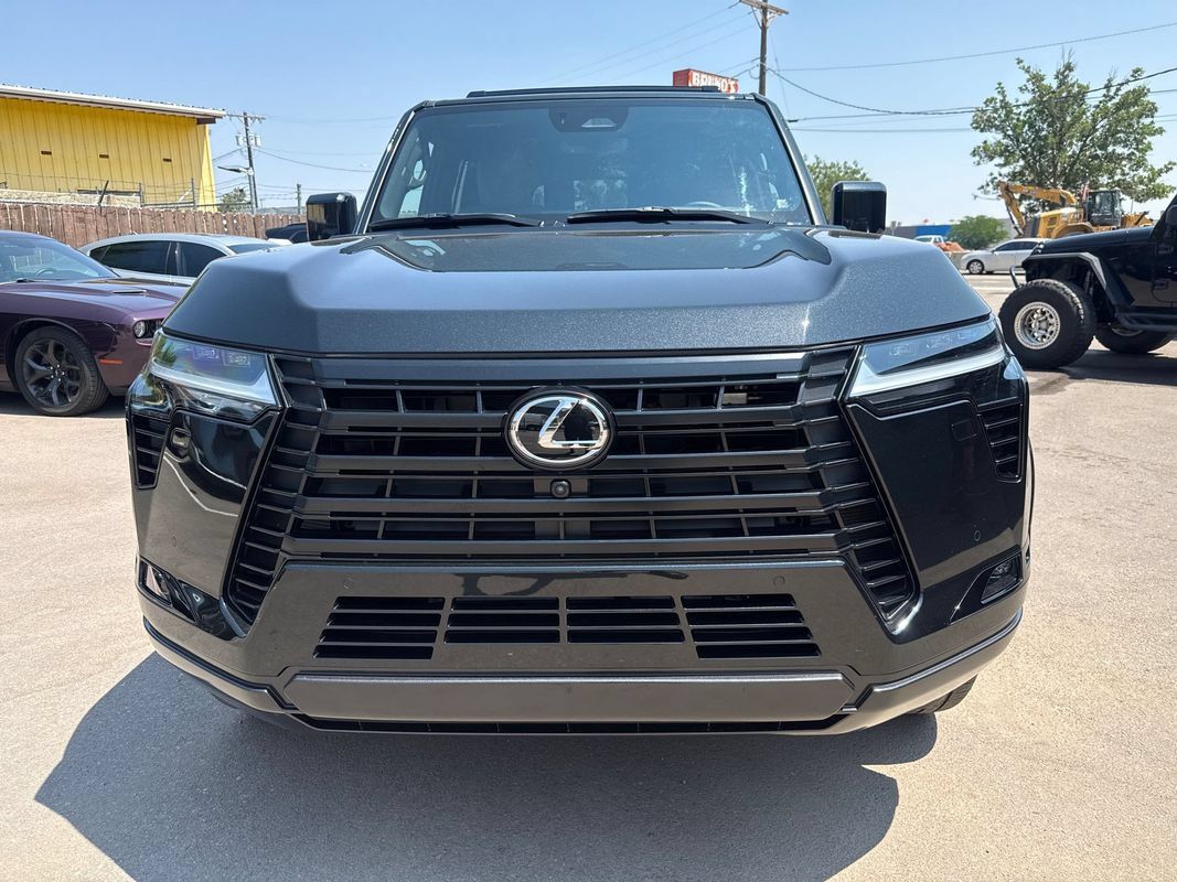 Used 2026 Lexus GX 550 w/ Accessory Package (2T) AWD/4WD image 2